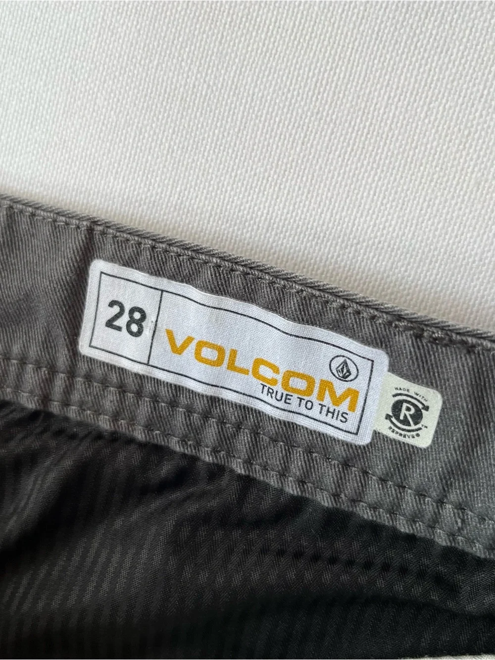Volcom chino shorts 28 Gray Cotton blend Mens 7.5 inseam Casual Summer Y2K